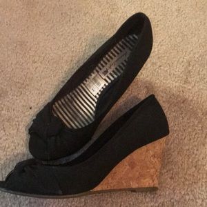 American Eagle Corked heel wedges